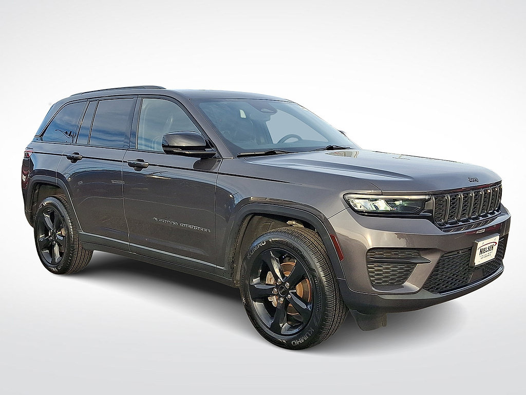 Used 2023 Jeep Grand Cherokee Altitude