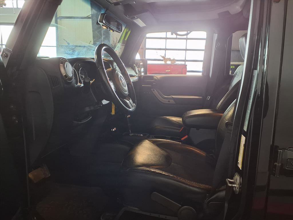 Used 2017 Jeep Wrangler 75th Anniversary image 18