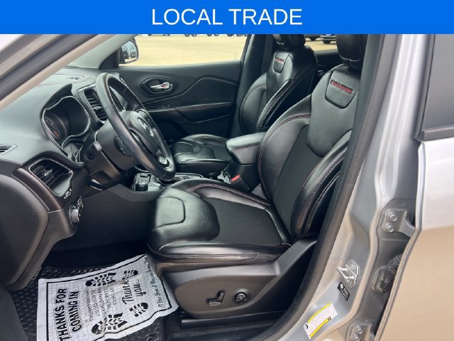 Used 2021 Jeep Cherokee Trailhawk AWD/4WD image 11