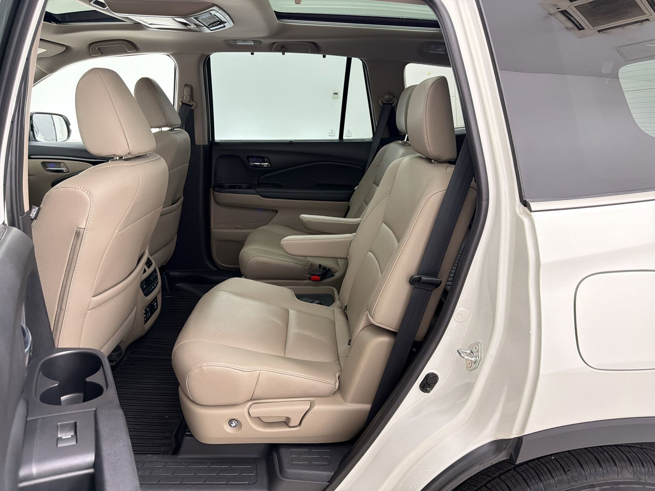 Used 2017 Honda Pilot Elite image 13