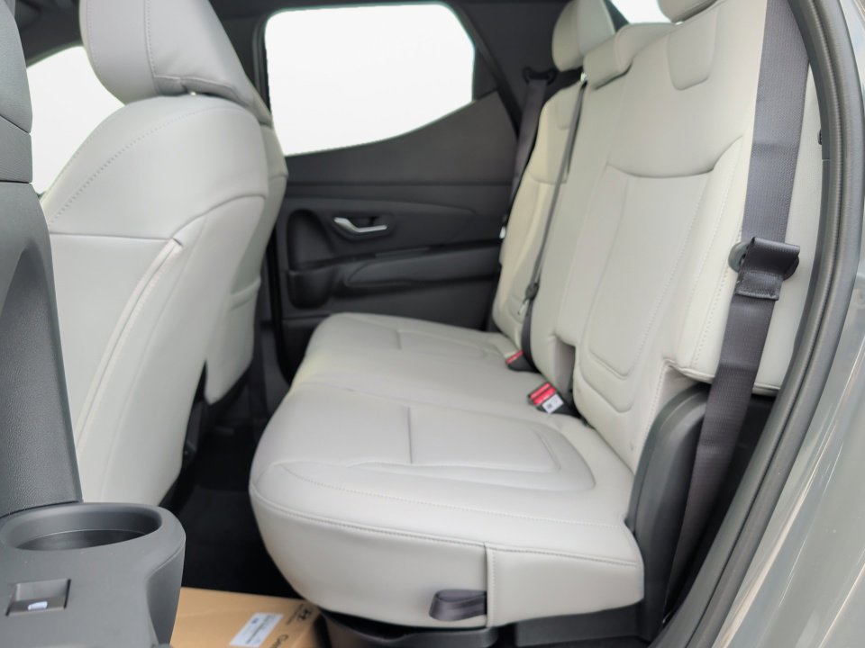 New 2026 Hyundai Santa Cruz SEL FWD image 13