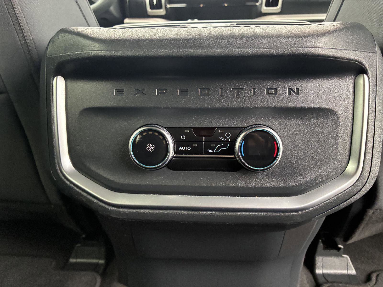 Used 2025 Ford Expedition Max Active AWD/4WD image 18