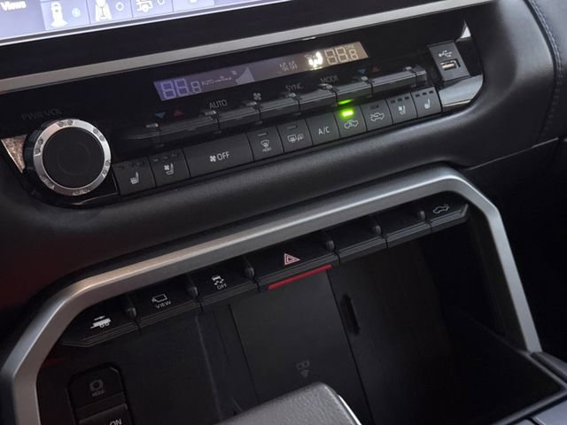 Used 2025 Toyota Tundra Platinum image 26