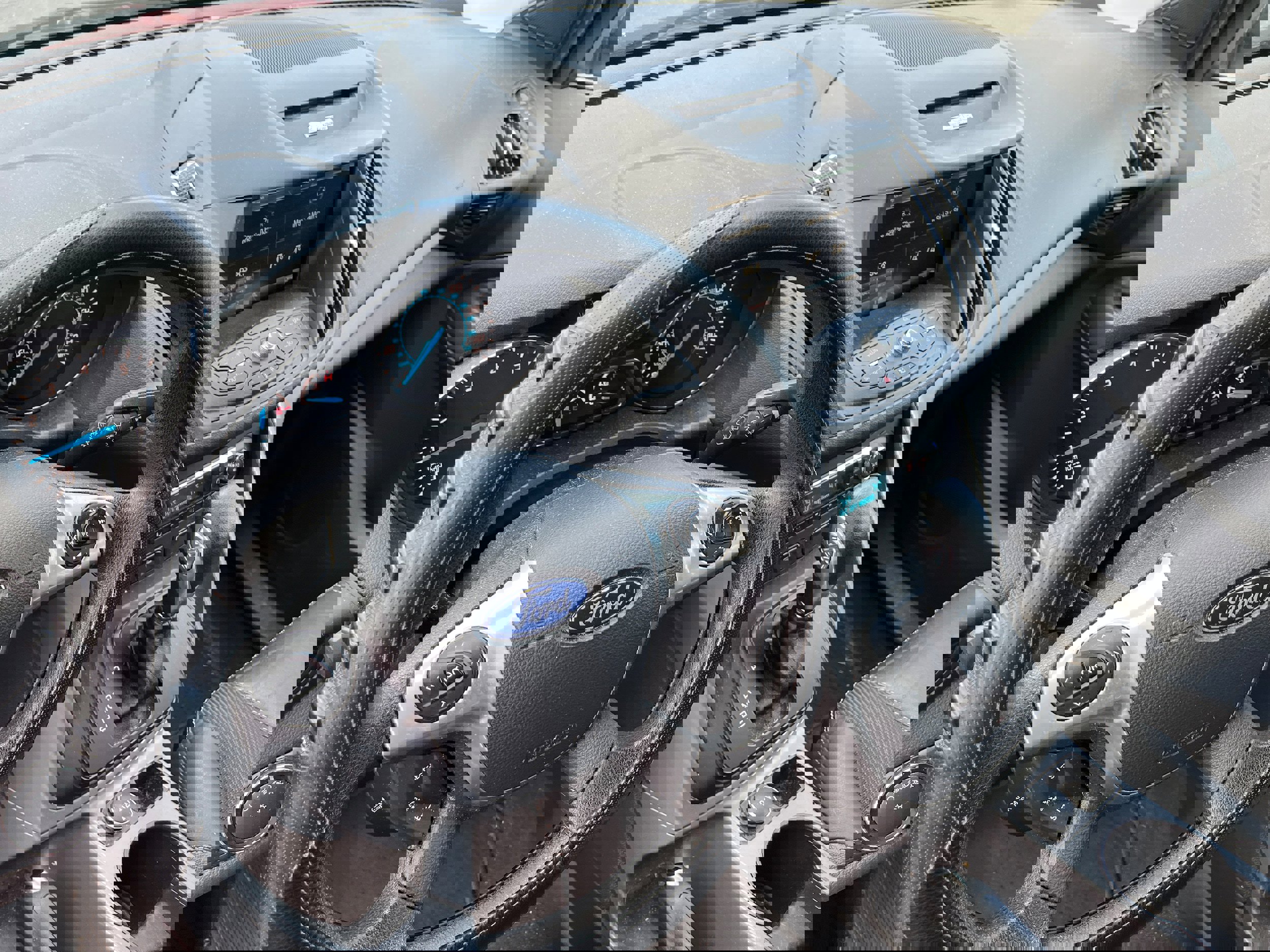 Used 2015 Ford Escape SE w/ SE Chrome Package image 7