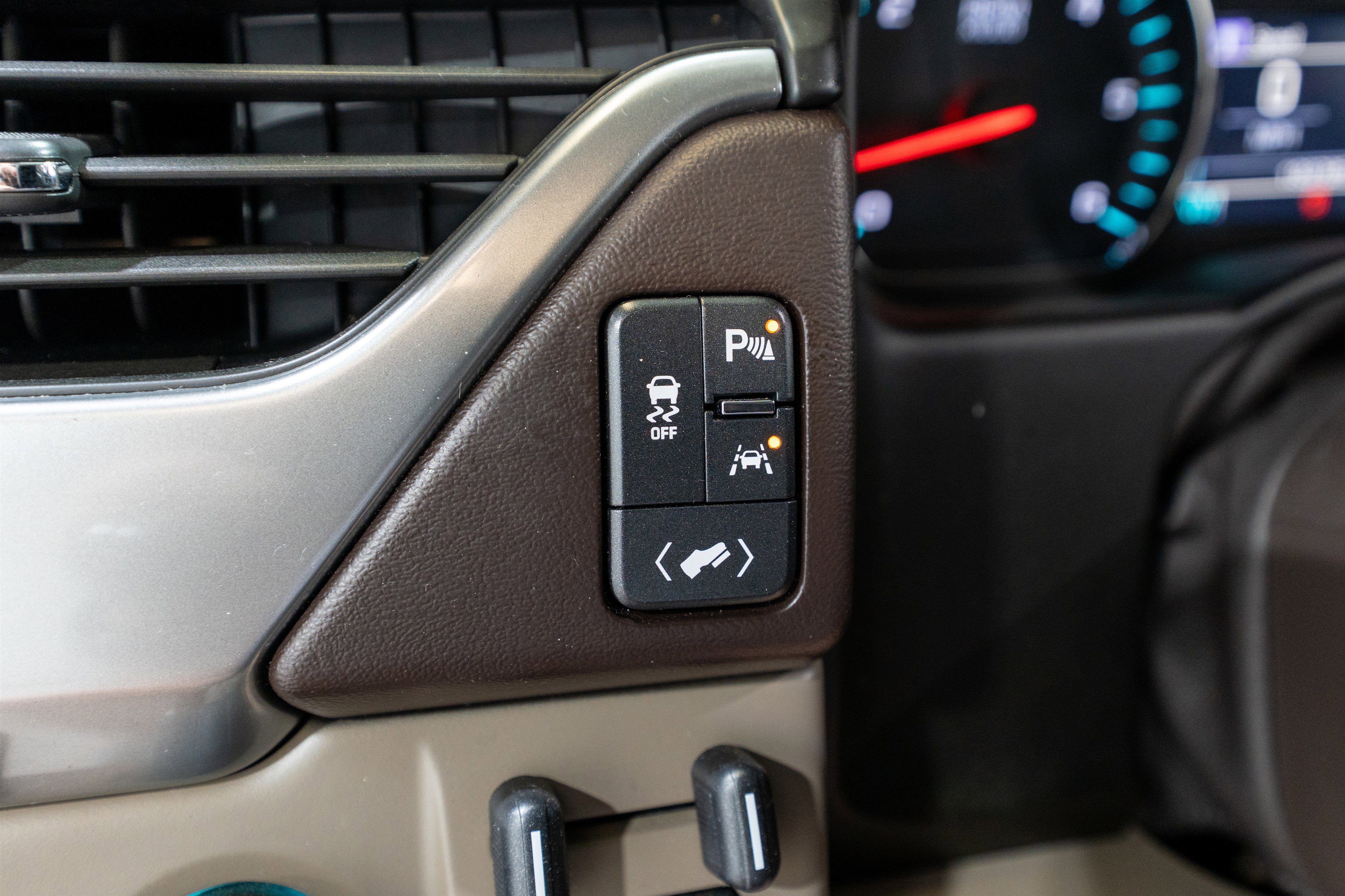 Used 2019 Chevrolet Tahoe Premier w/ Max Trailering Package image 32