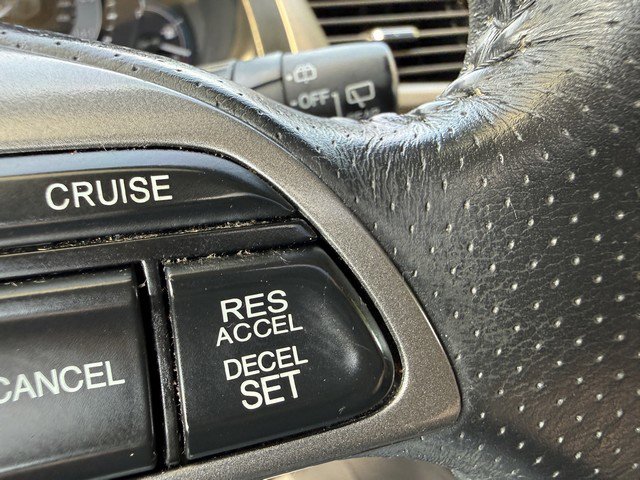 Used 2011 Honda Odyssey Touring Elite image 25