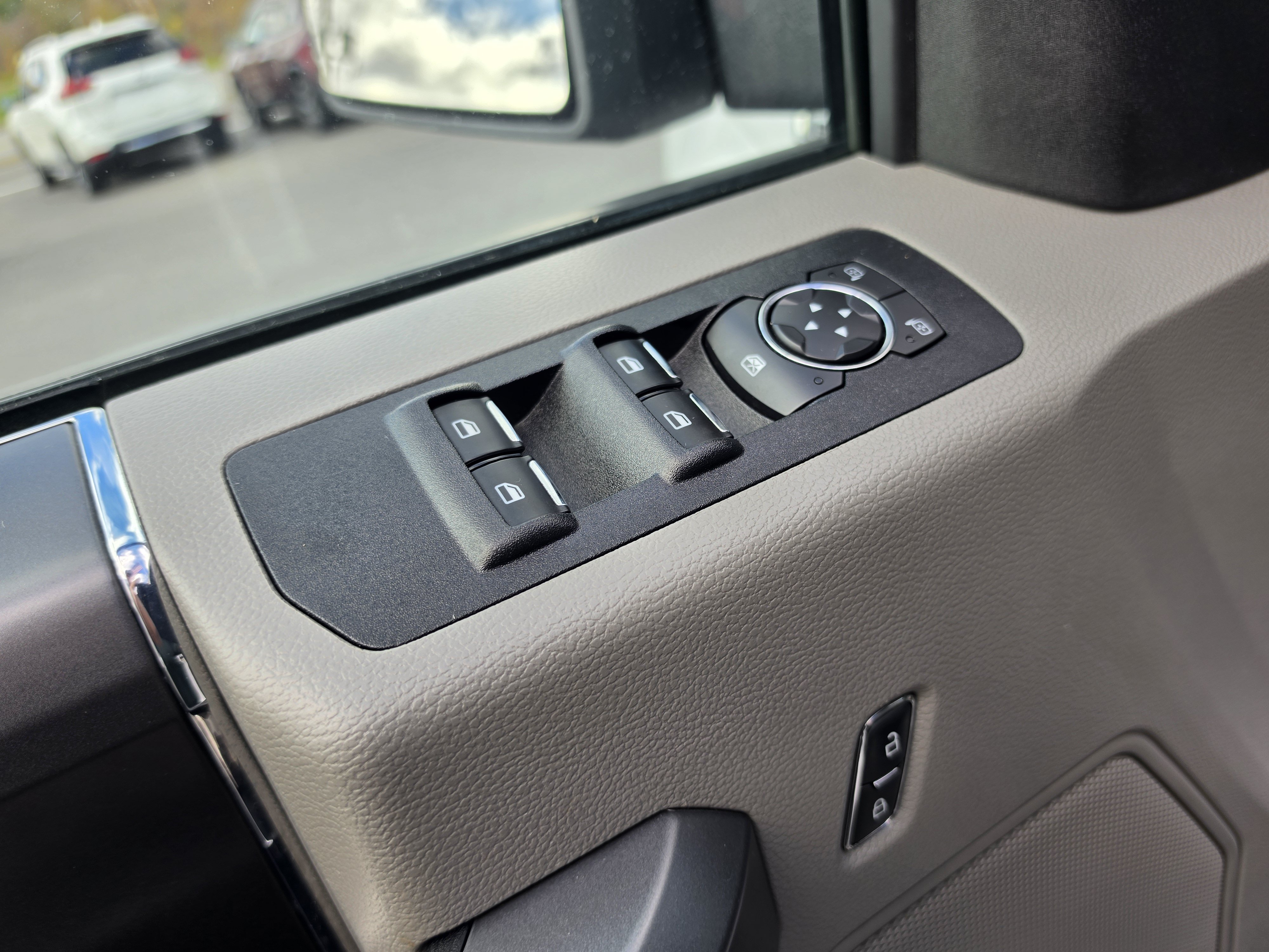 Used 2018 Ford F150 XLT w/ Equipment Group 302A Luxury AWD/4WD image 19