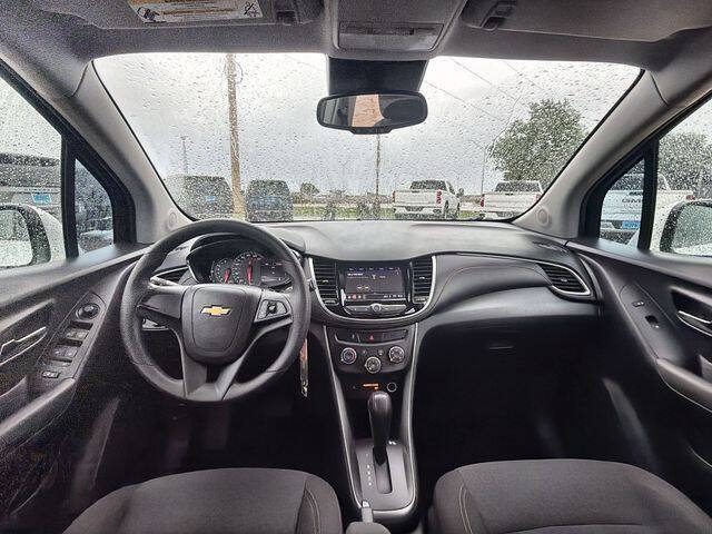 Used 2018 Chevrolet Trax LS FWD image 19