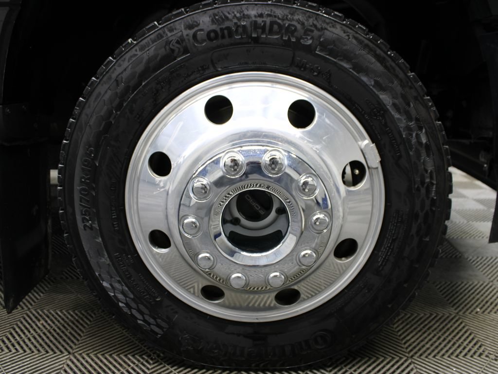 Used 2025 Ford F450 Platinum AWD/4WD image 13