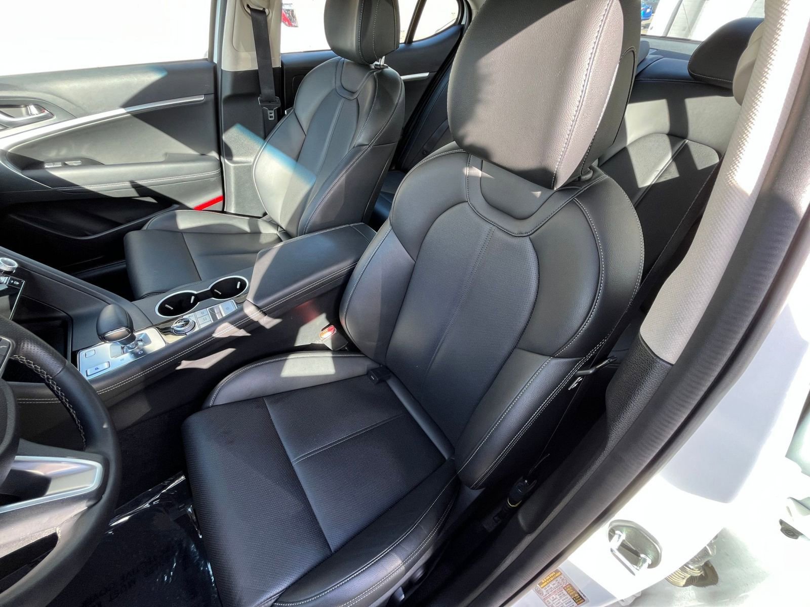 Used 2025 Genesis G70 2.5T image 38