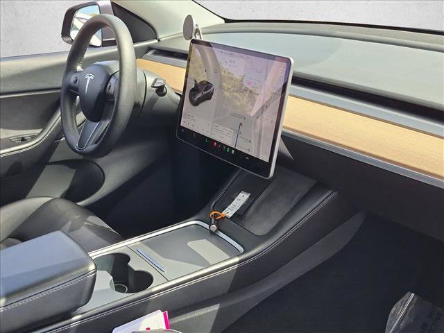 Used 2021 Tesla Model Y Long Range AWD/4WD image 24