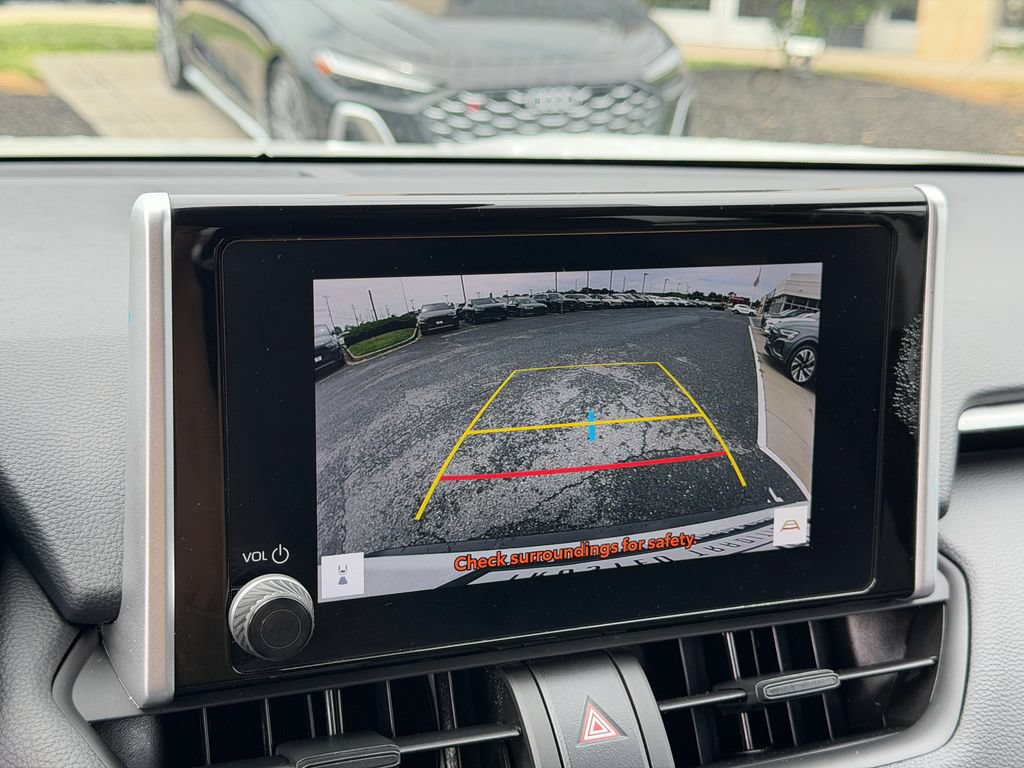 Used 2025 Toyota RAV4 XLE AWD/4WD image 26