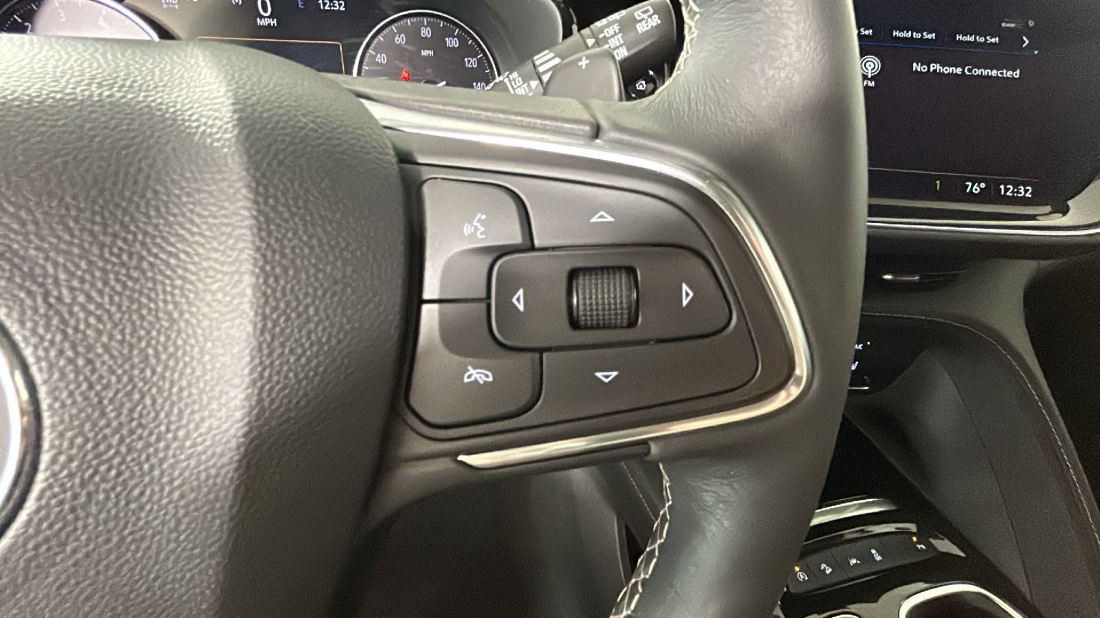 Used 2023 Buick Envision Essence AWD/4WD image 20