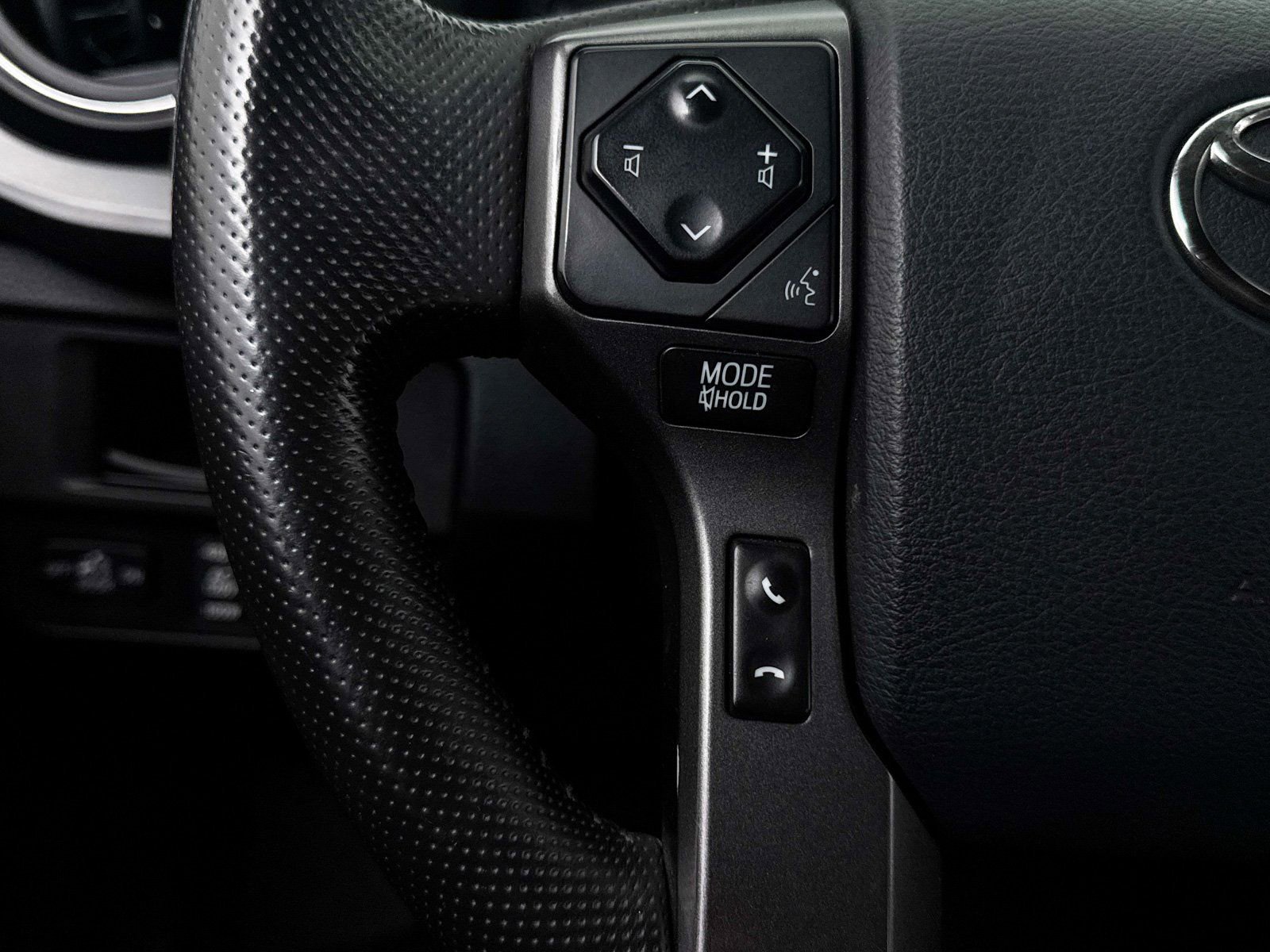 Used 2019 Toyota Tacoma TRD Off-Road AWD/4WD image 27