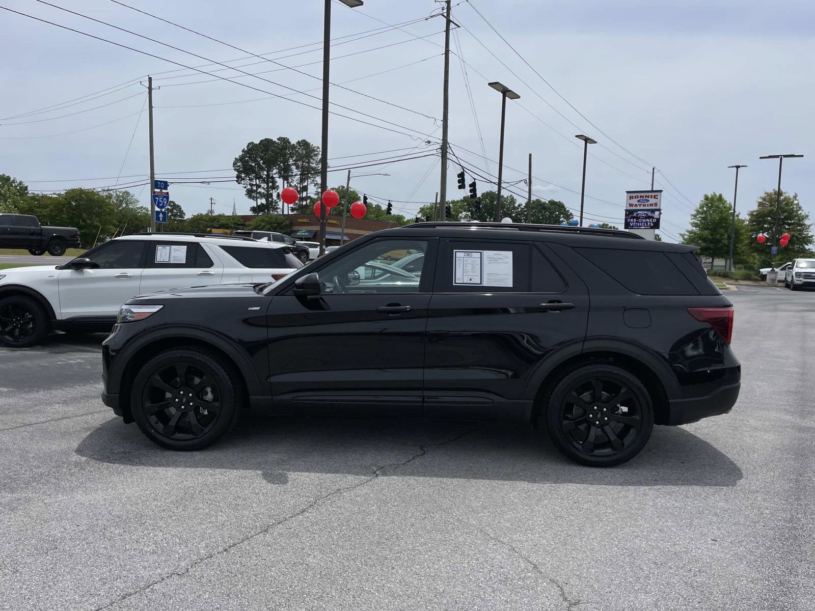 Used 2023 Ford Explorer ST-Line w/ Class IV Trailer Tow Package RWD image 8