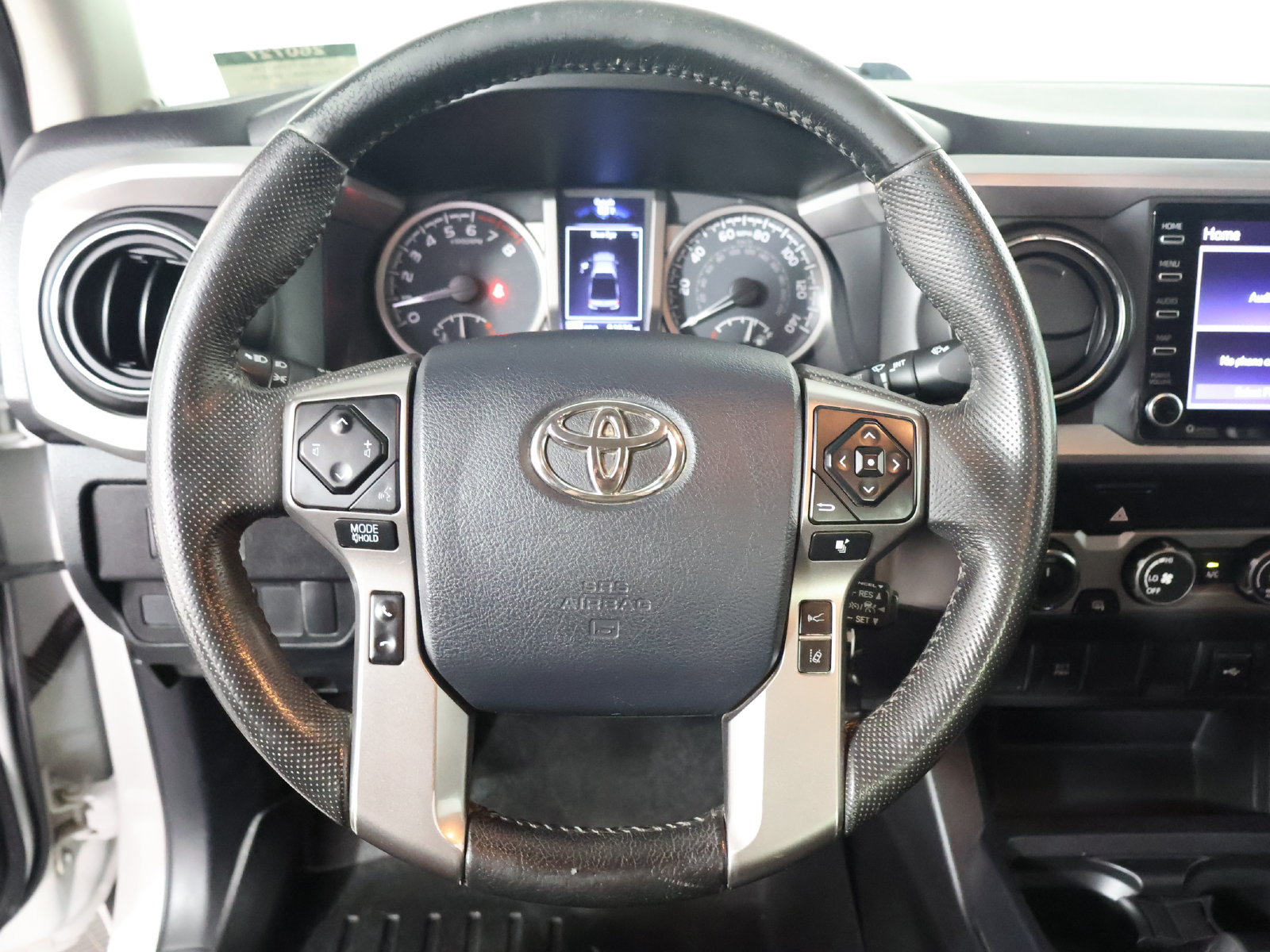 Used 2020 Toyota Tacoma SR5 AWD/4WD image 30