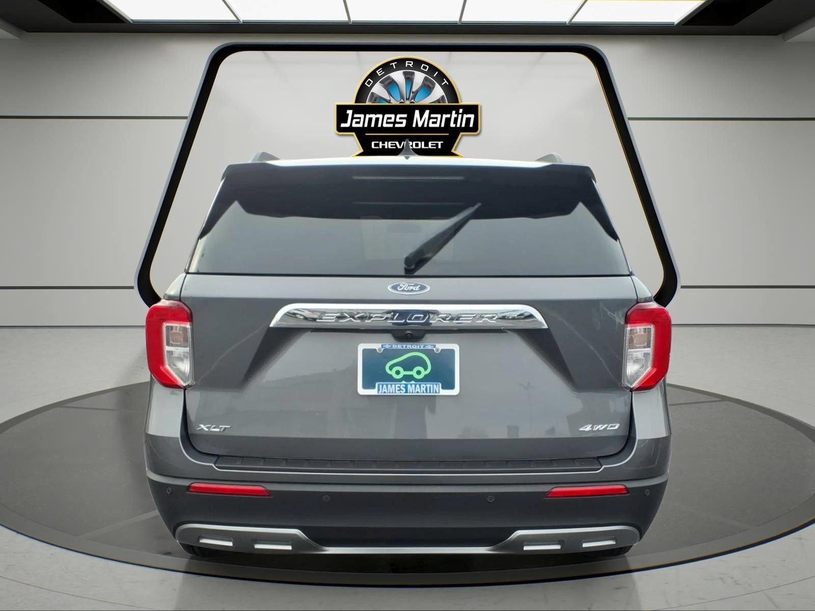 Used 2023 Ford Explorer XLT w/ Equipment Group 202A AWD/4WD image 5