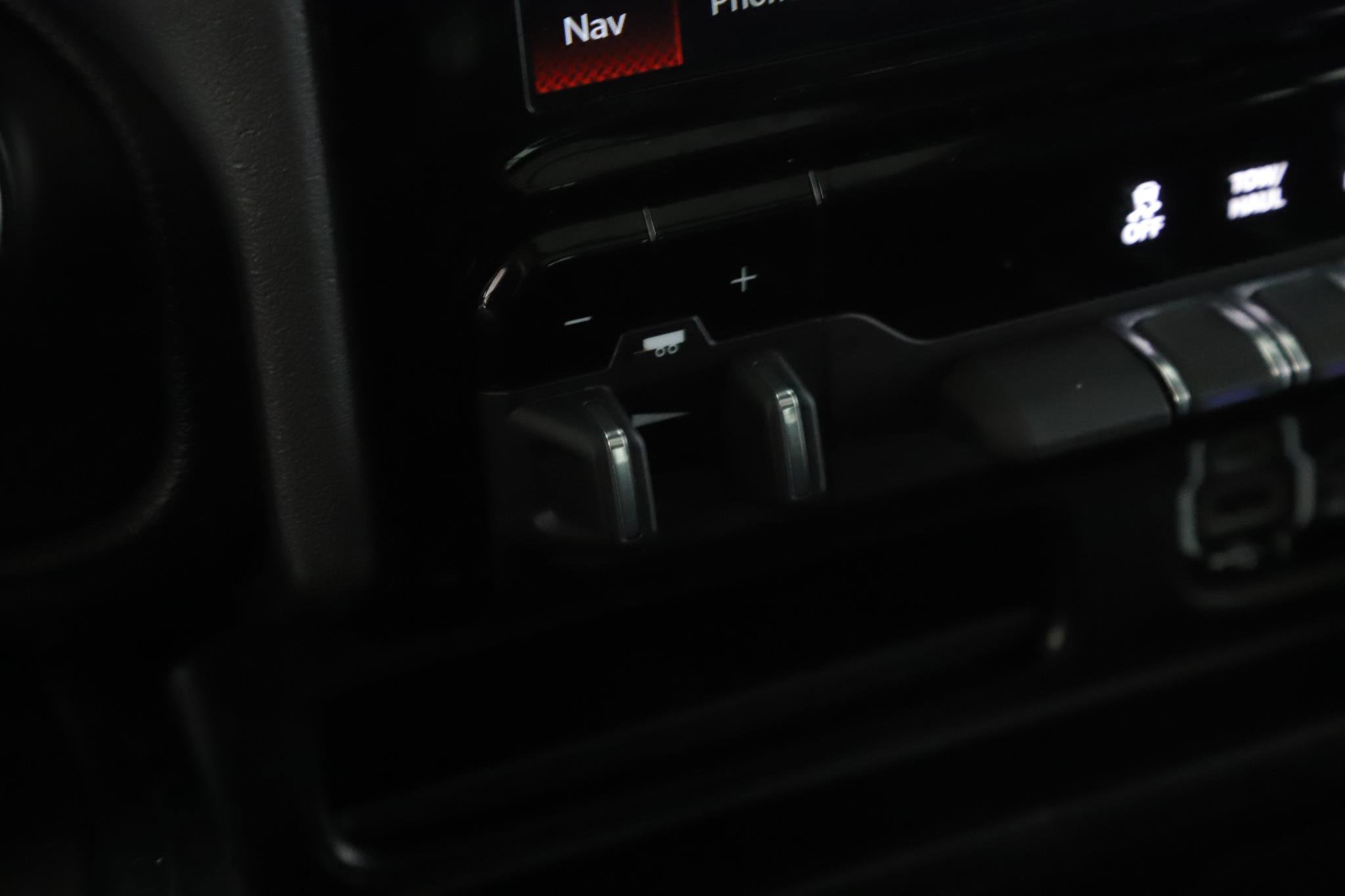 Used 2024 RAM 1500 Laramie AWD/4WD image 15