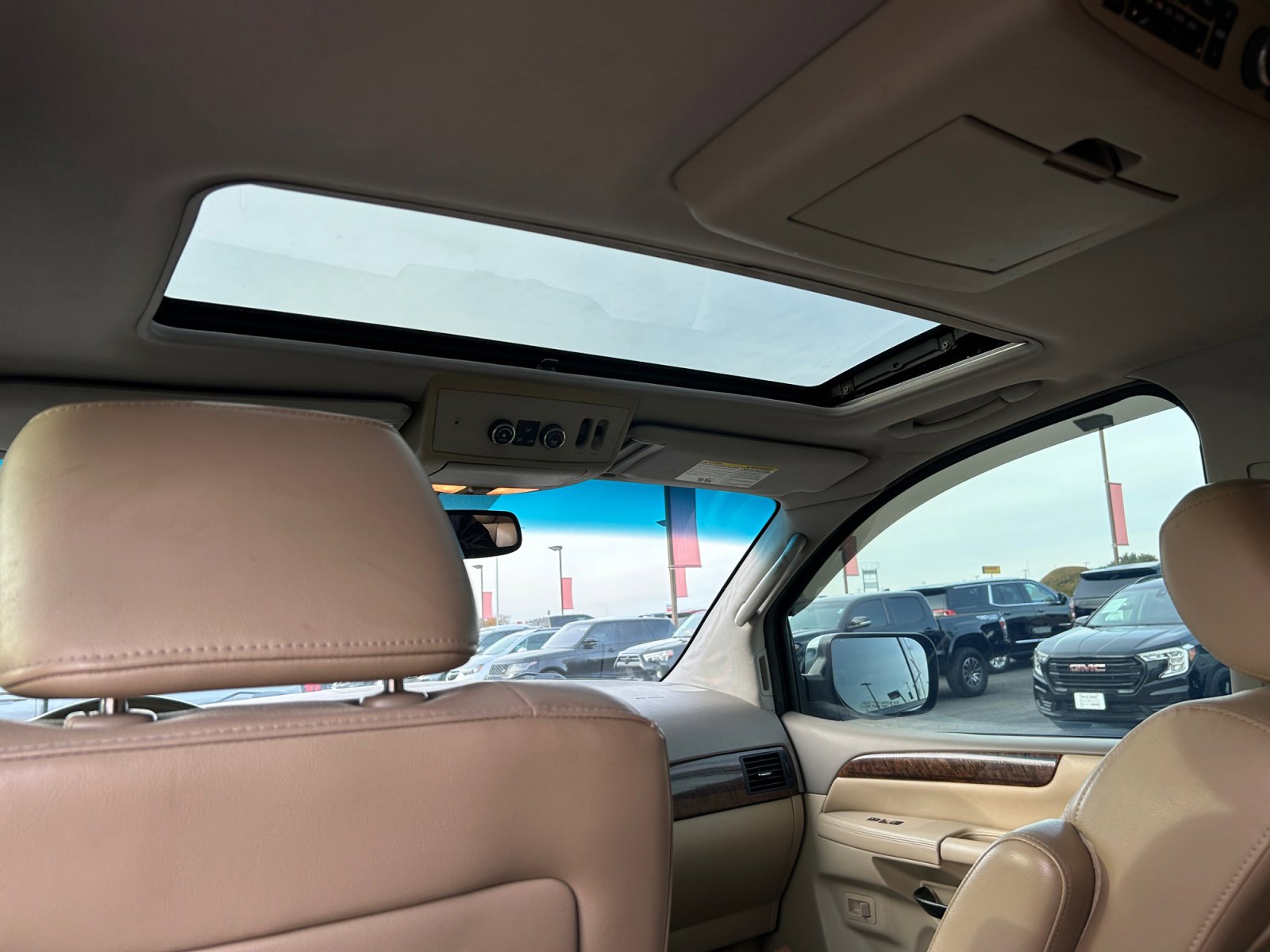 Used 2012 Nissan Armada Platinum image 18