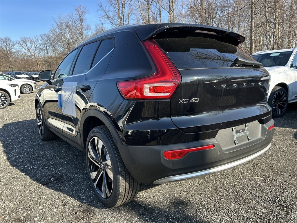 New 2025 Volvo XC40 B5 Ultra w/ Protection Package Premier image 6