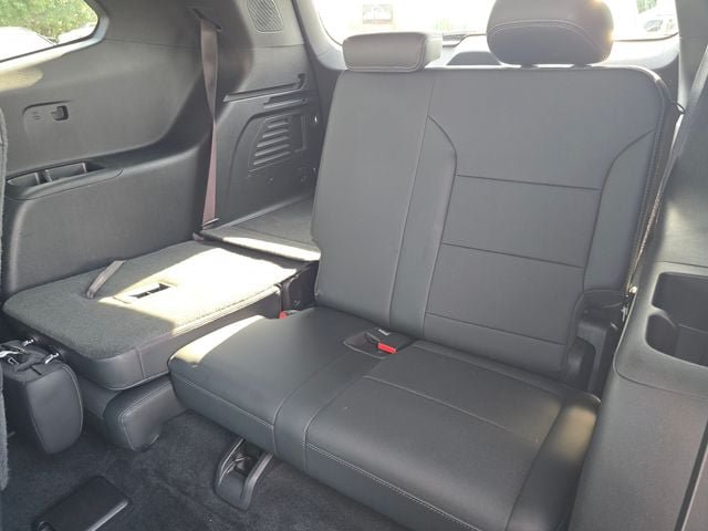 Used 2025 Buick Enclave Preferred FWD image 14