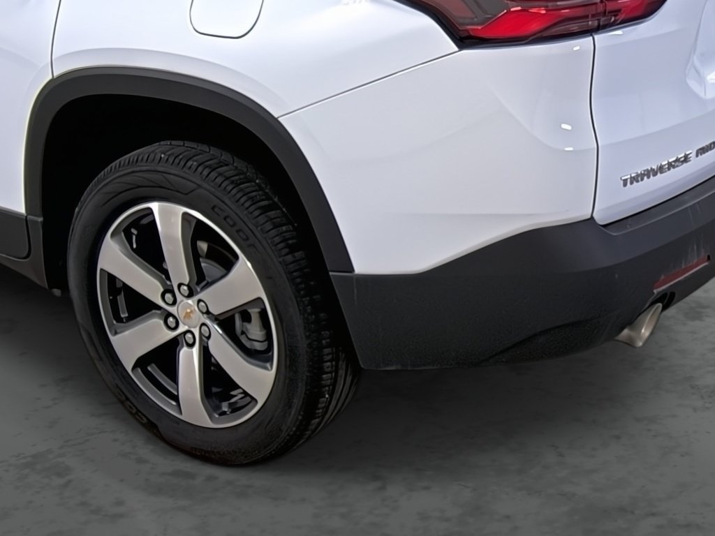 Used 2023 Chevrolet Traverse LT w/ LT Premium Package AWD/4WD image 9