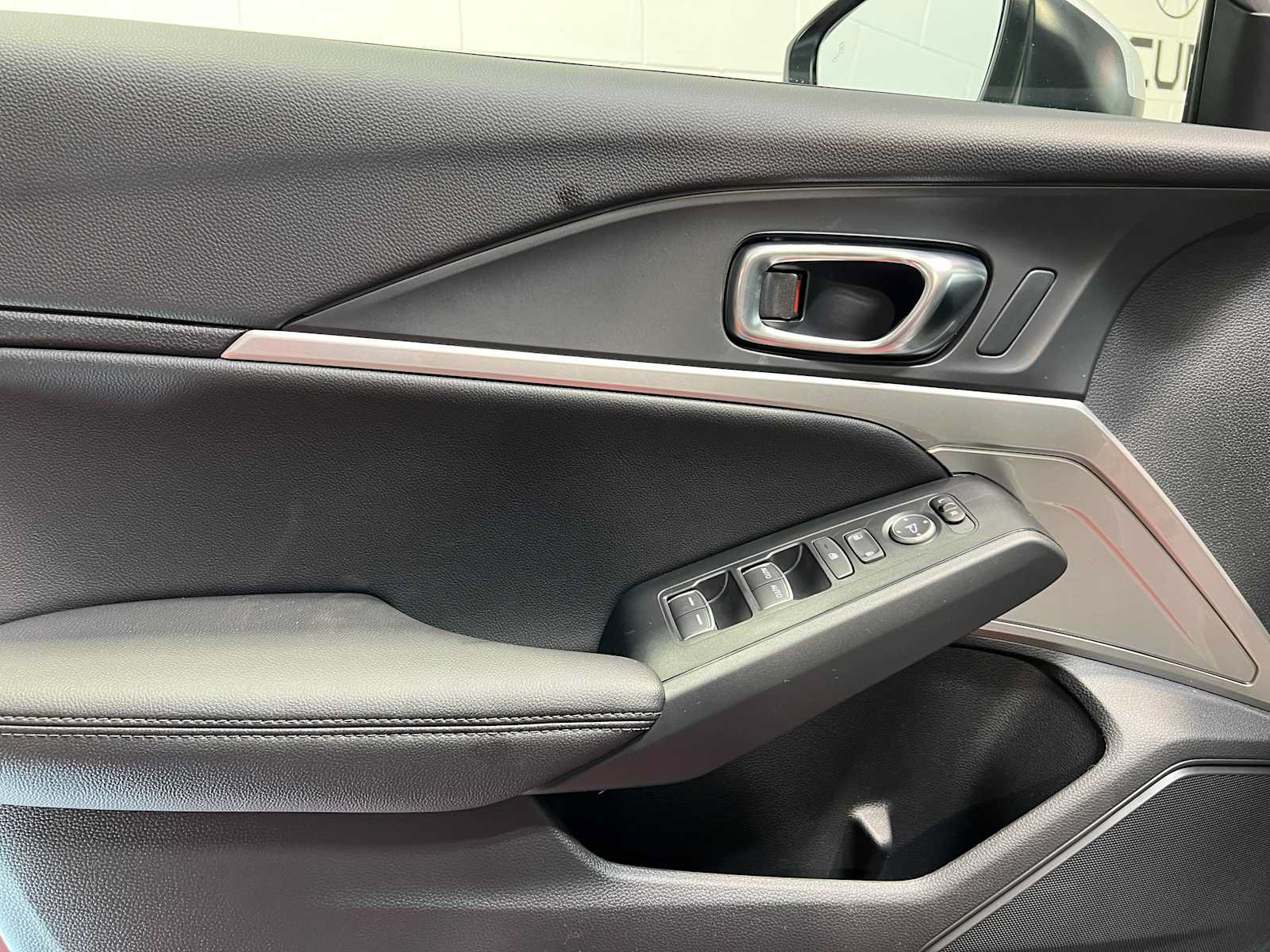 New 2025 Acura Integra FWD image 15