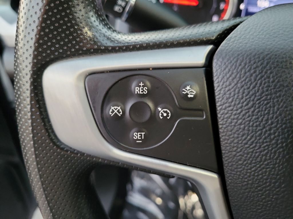 Used 2023 GMC Acadia SLE image 5