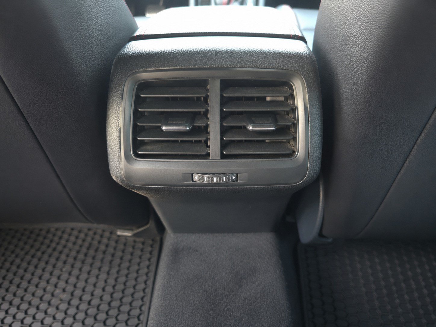 Used 2019 Volkswagen Golf 4-Door FWD image 25