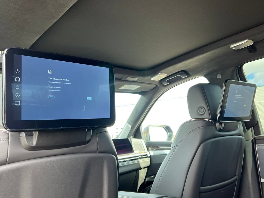 Certified 2025 Cadillac Escalade Sport Platinum w/ LPO, Floor Liner Package AWD/4WD image 5