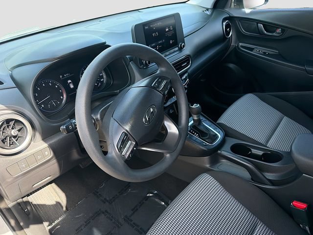 Used 2023 Hyundai Kona SE w/ Cargo Package FWD image 9