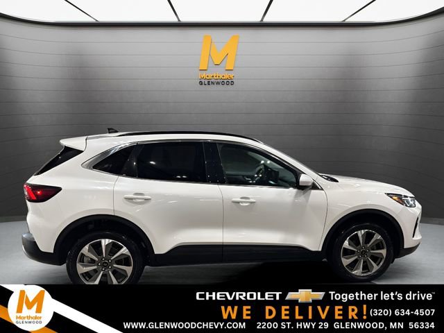 Used 2024 Ford Escape Platinum image 1