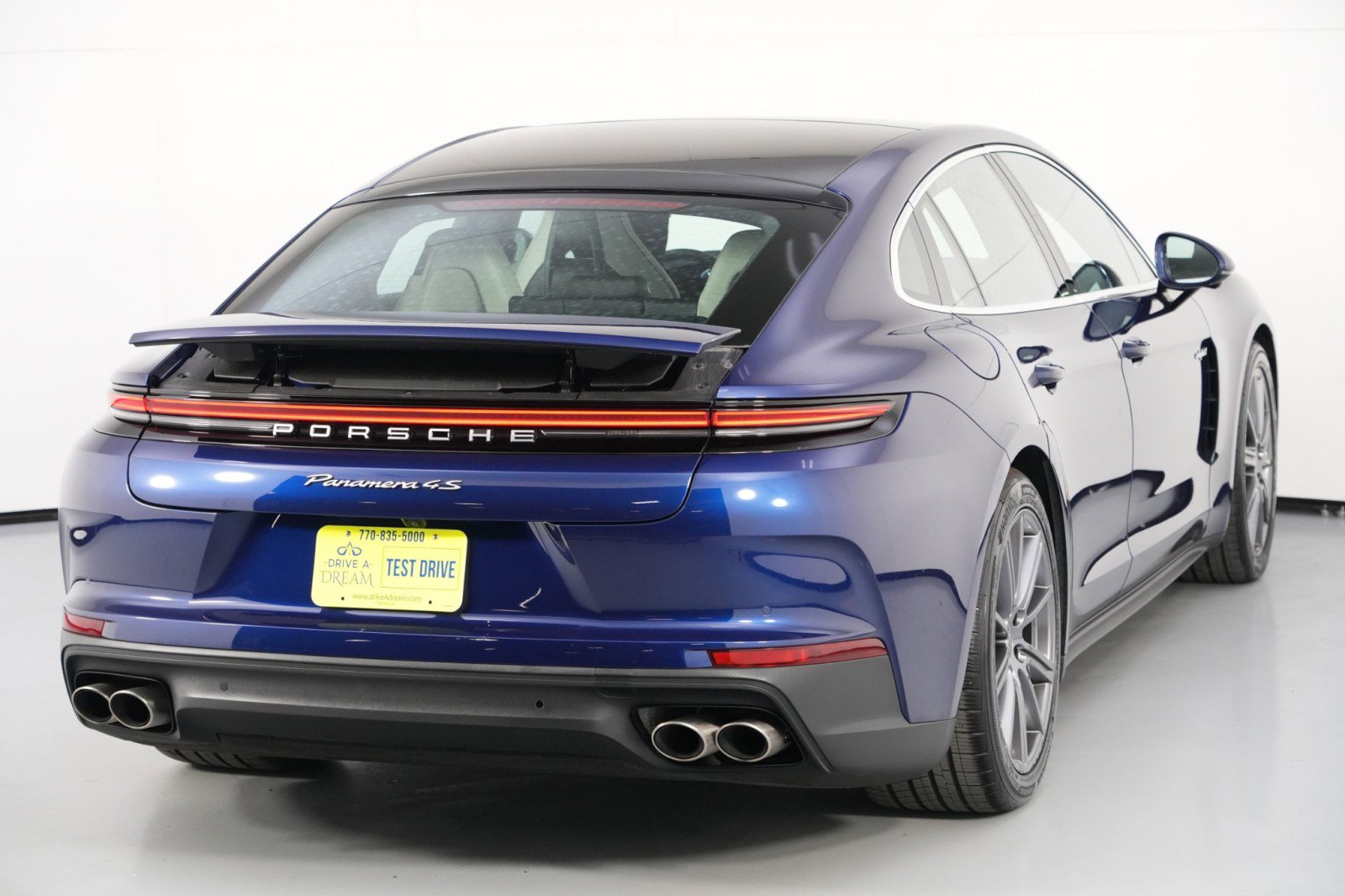 Used 2025 Porsche Panamera 4S w/ Premium Package image 54