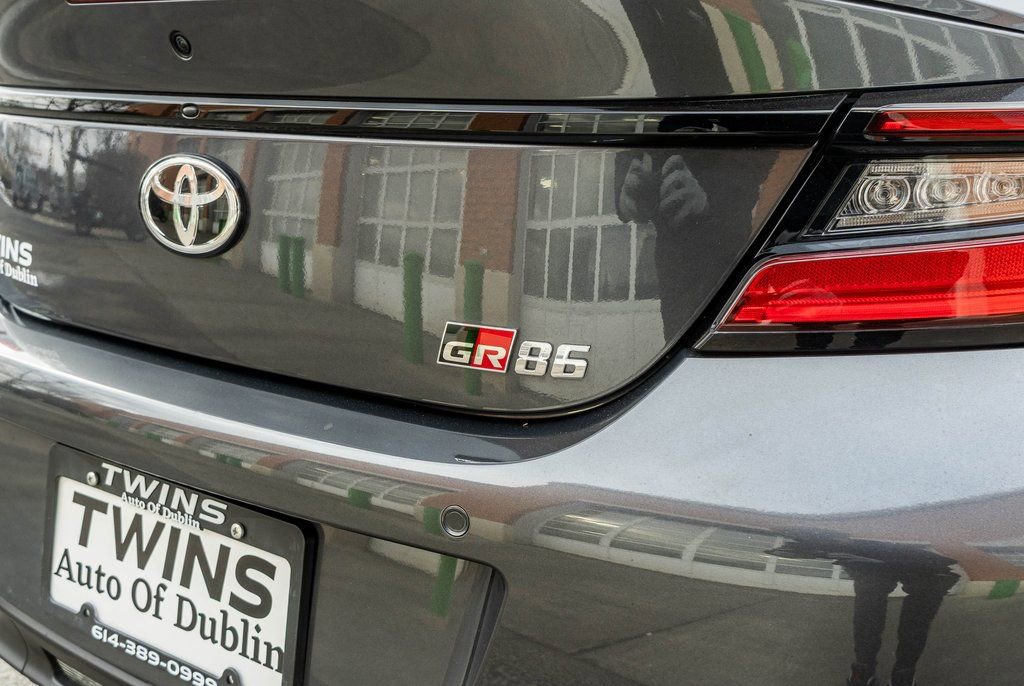 Used 2023 Toyota GR86 Premium w/ ALL Weather Mat Package (TMS) image 37