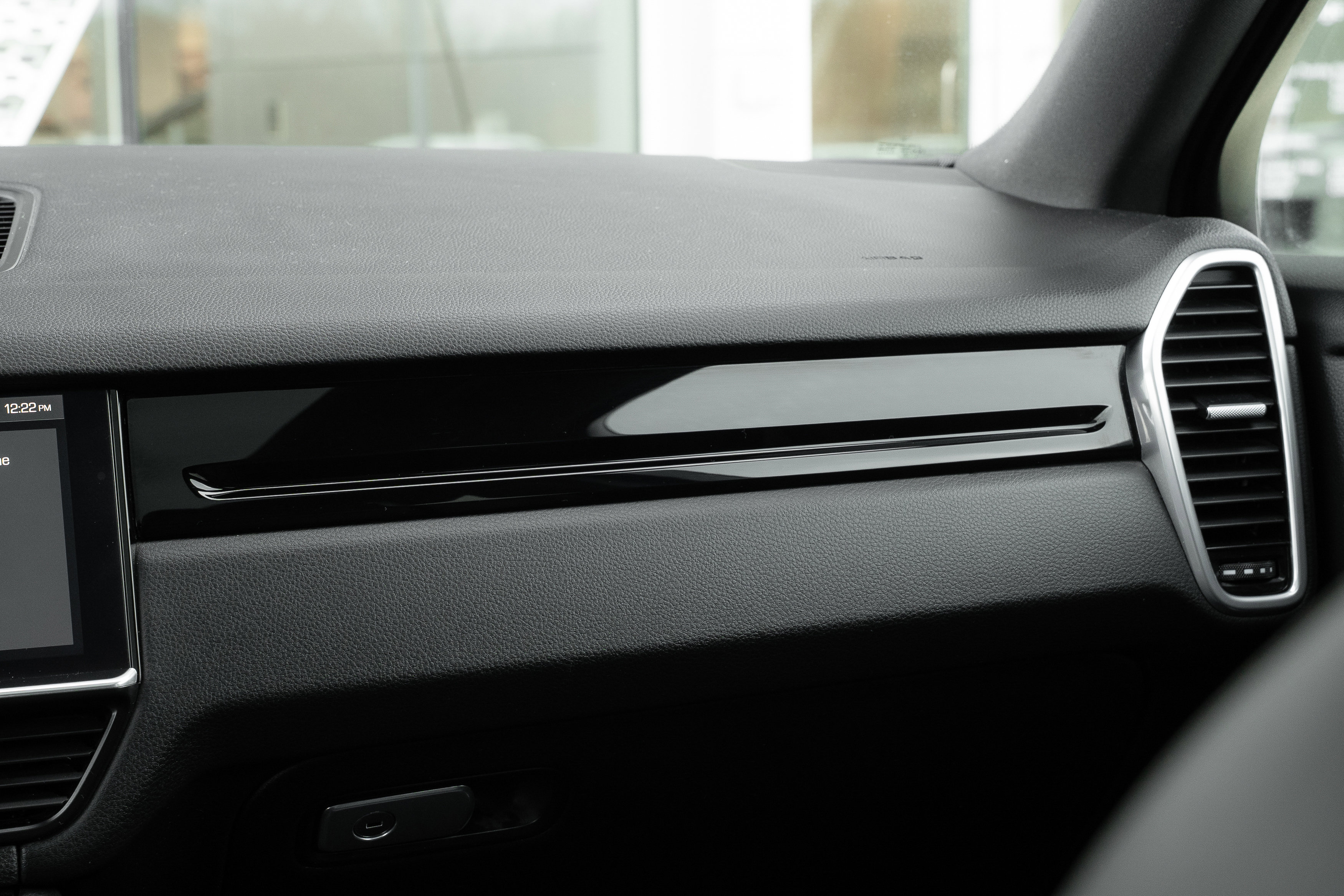 Used 2021 Porsche Cayenne Coupe image 15