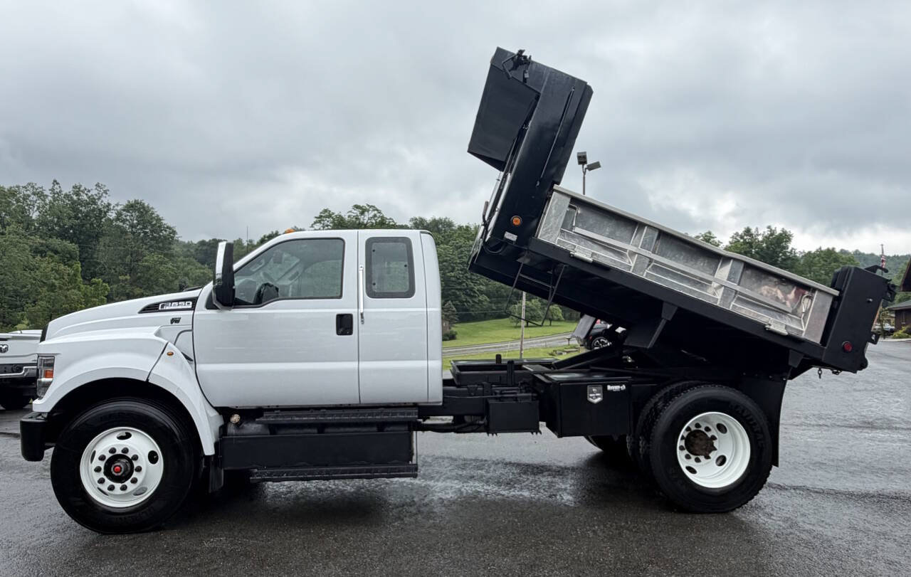 Used 2017 Ford F650 2WD SuperCab Super Duty image 2