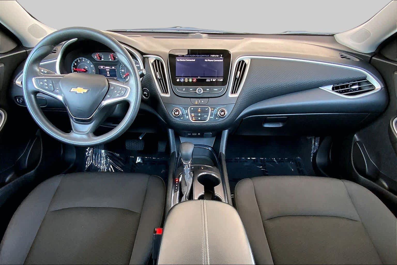 Used 2025 Chevrolet Malibu LT FWD image 16