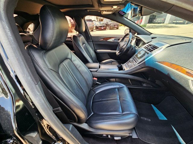 Used 2017 Lincoln MKZ Reserve w/ Climate Package FWD image 18