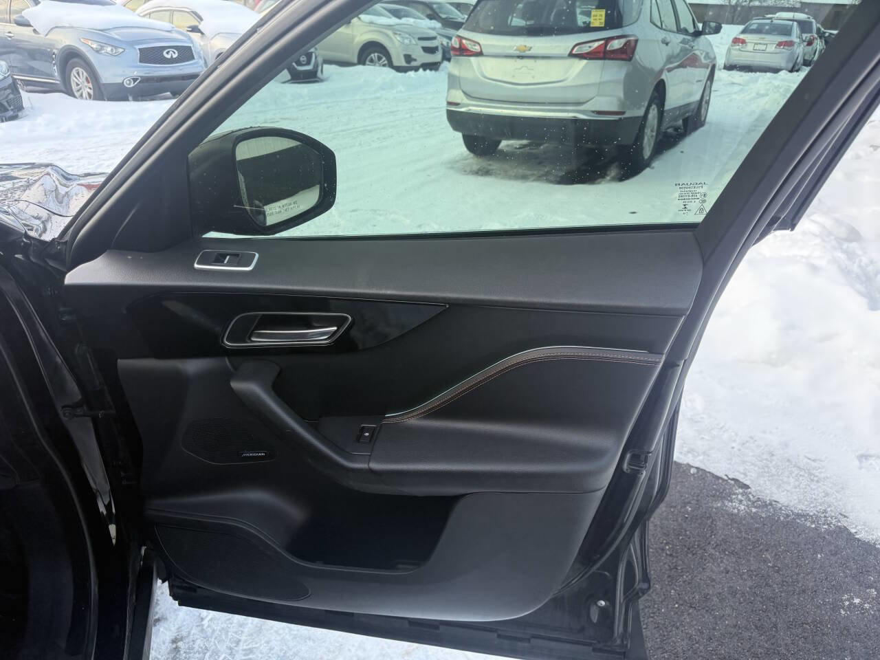 Used 2020 Jaguar F-PACE Prestige image 17