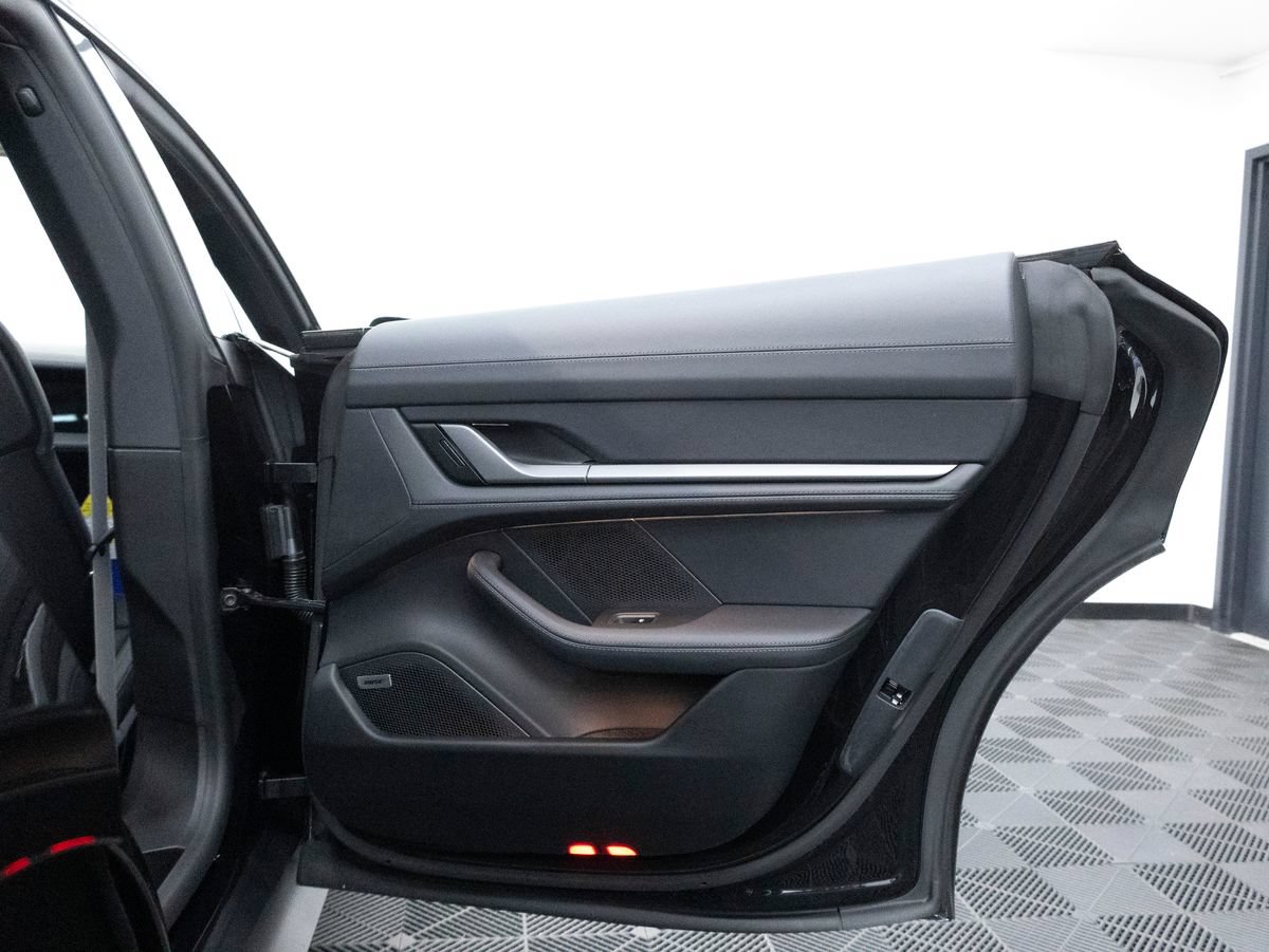 New 2026 Porsche Taycan 4S AWD/4WD image 41