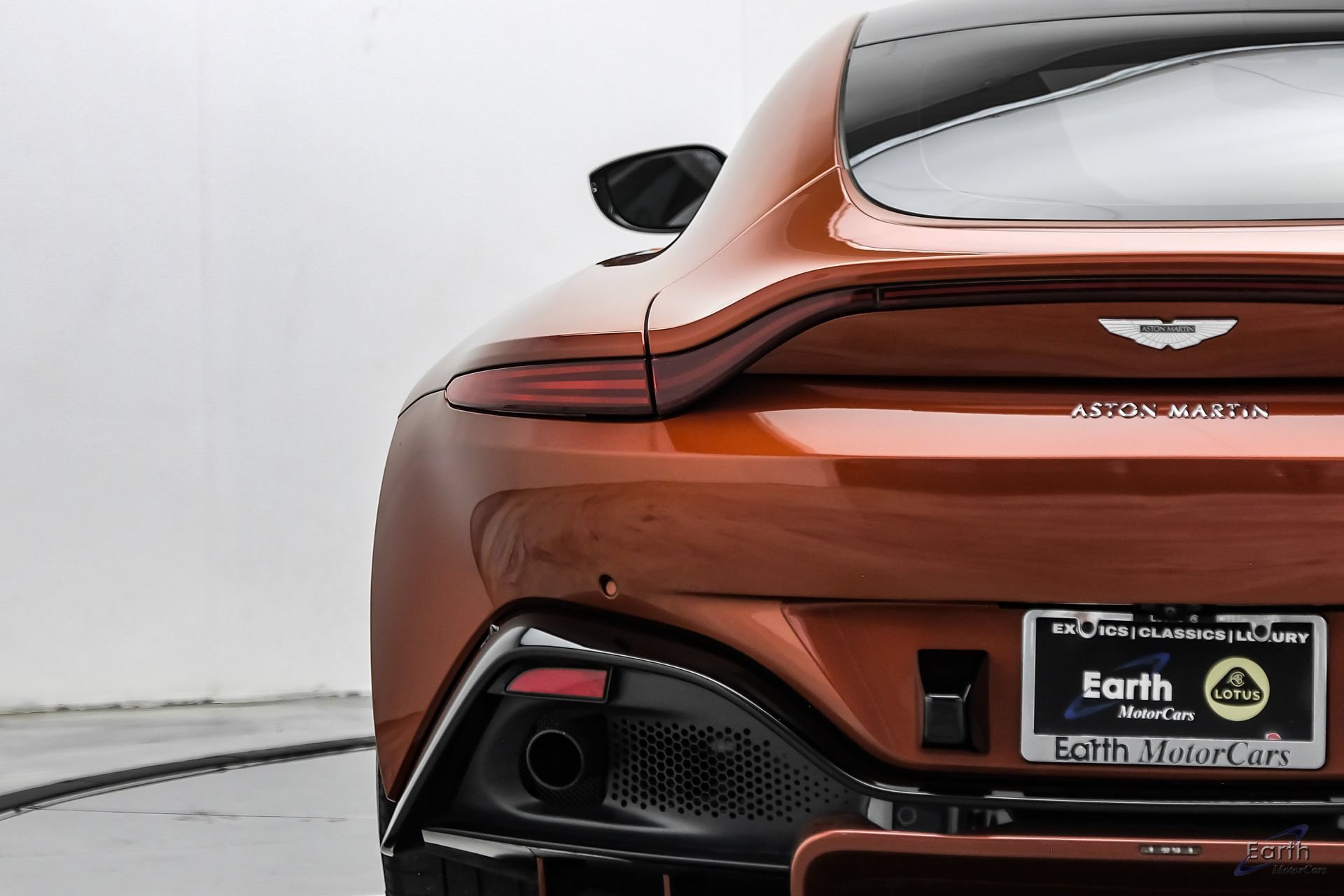 Used 2019 Aston Martin V8 Vantage Coupe RWD image 17
