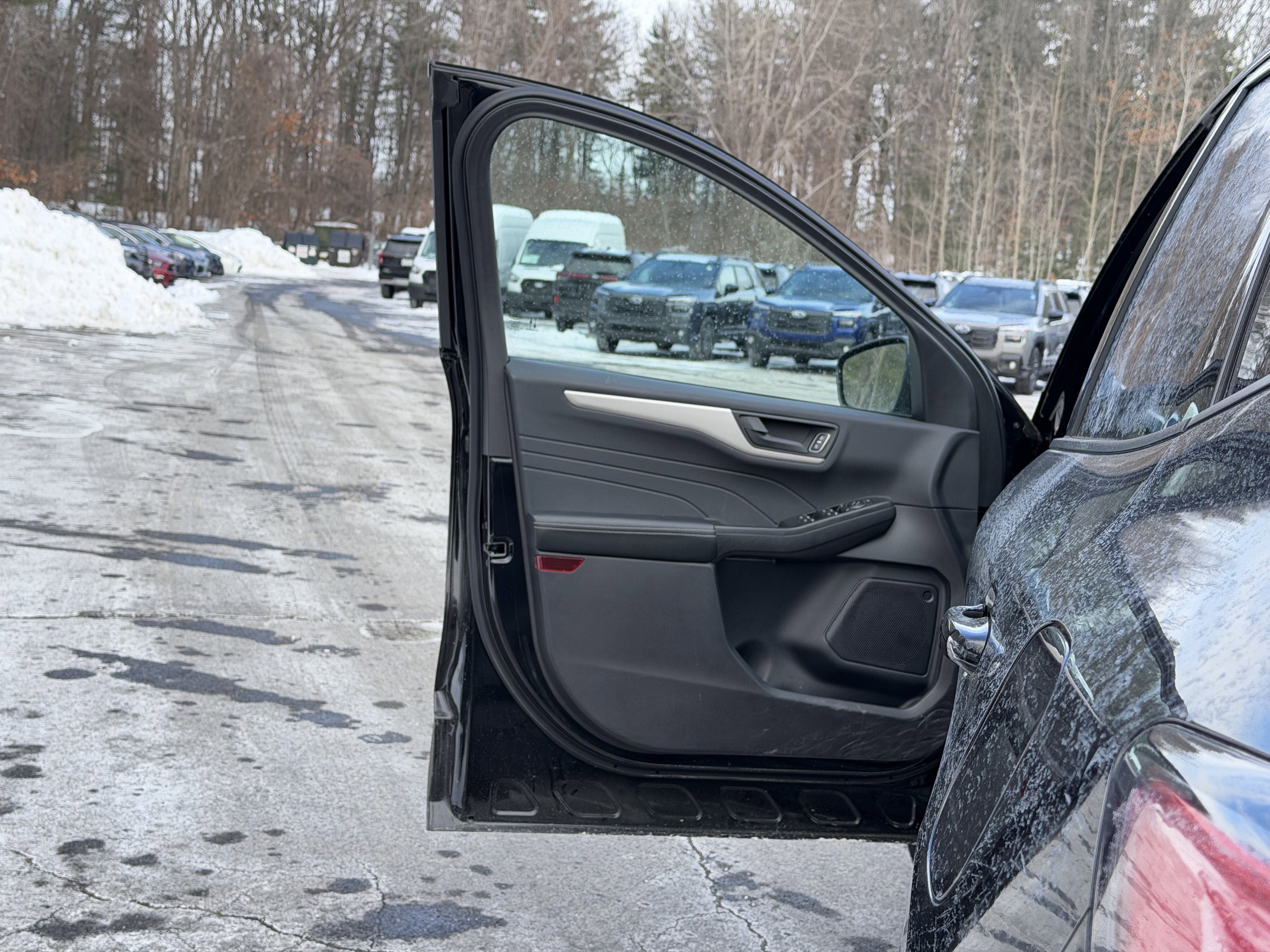 Used 2022 Ford Escape SE w/ Cold Weather Package image 21