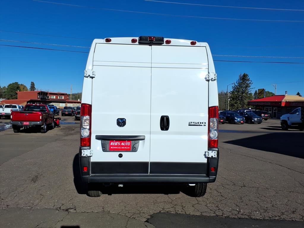 Used 2025 RAM ProMaster 2500 w/ Convenience Group FWD image 4
