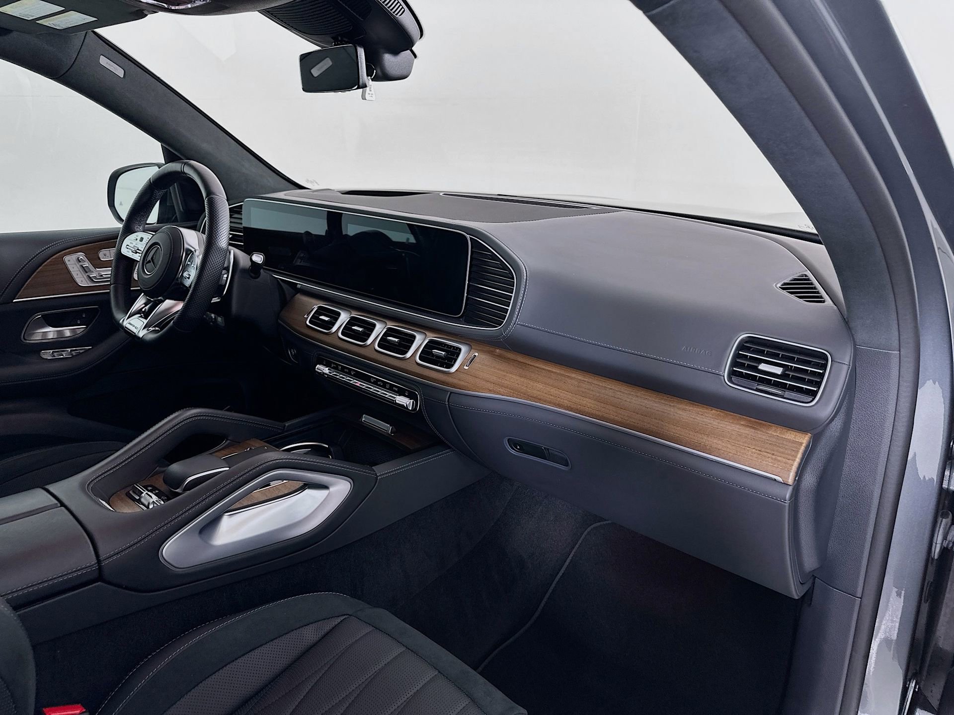 Certified 2023 Mercedes-Benz GLS 63 AMG 4MATIC image 33