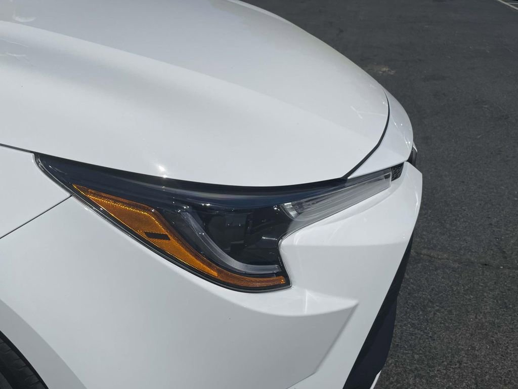 Used 2025 Toyota Corolla LE image 3