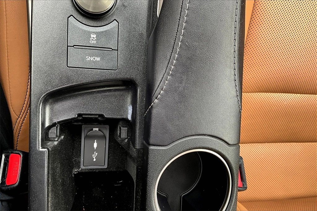 Used 2018 Lexus IS 300 AWD image 15