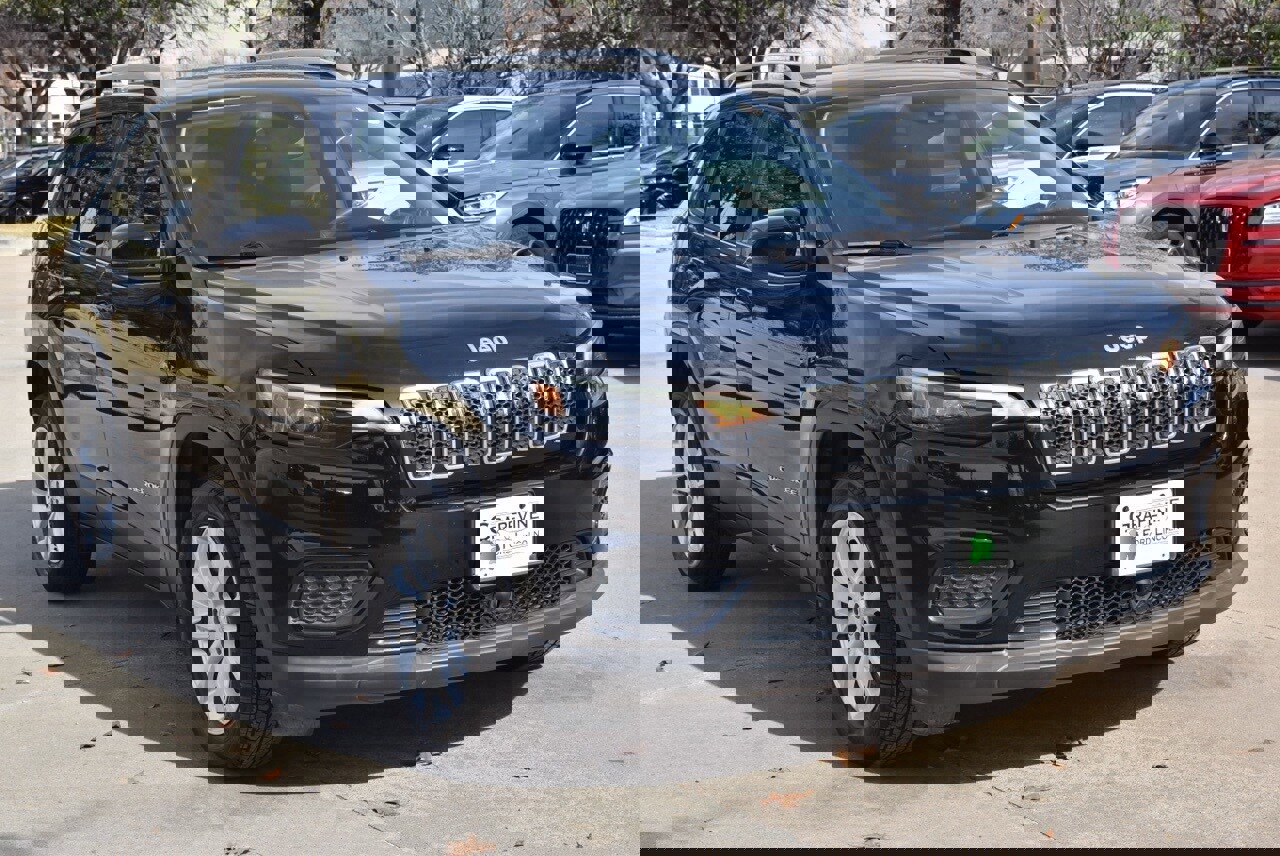 Used 2021 Jeep Cherokee Latitude image 4