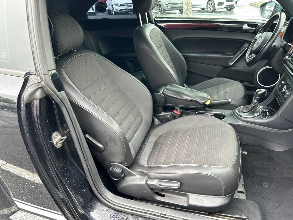 Used 2013 Volkswagen Beetle Turbo FWD image 21