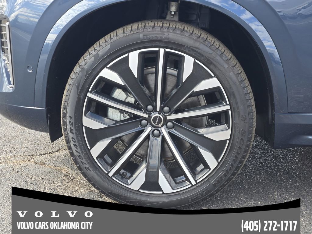 Certified 2025 Volvo XC90 B6 Plus image 11