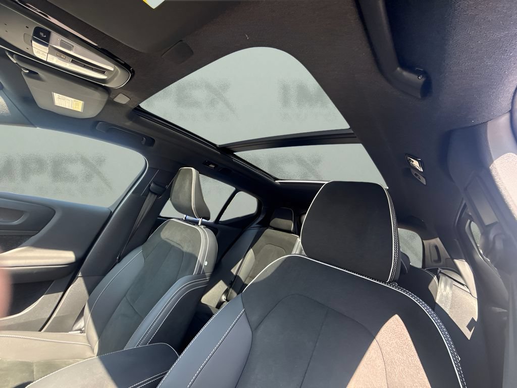 Used 2023 Volvo XC40 Recharge Plus AWD/4WD image 10